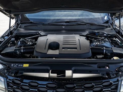 Used 2025 Land Rover Discovery Dynamic SE image 31