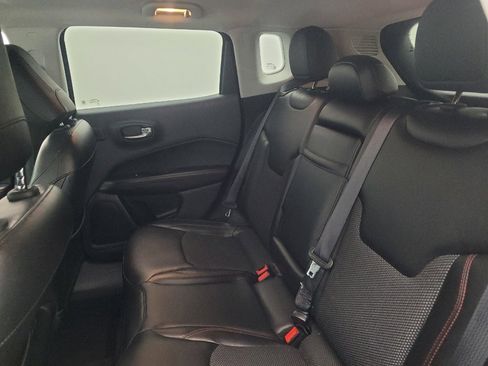 Used 2018 Jeep Compass Trailhawk w/ Navigation Group AWD/4WD image 18