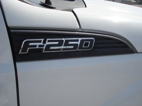 Used 2016 Ford F250 XL w/ Power Equipment Group image 10