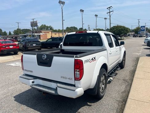 Used 2011 Nissan Frontier PRO-4X AWD/4WD image 4