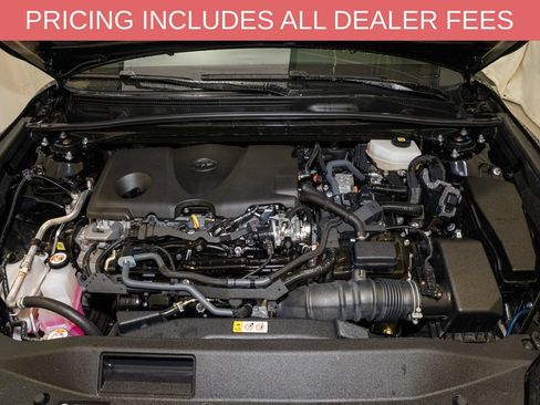 Used 2025 Toyota Camry SE FWD image 19