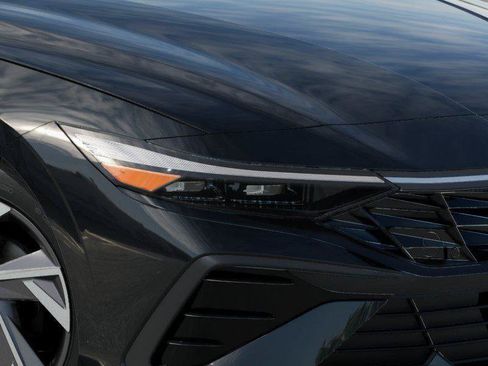 New 2026 Hyundai Elantra Limited FWD image 9