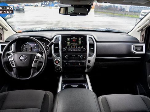 Used 2021 Nissan Titan SV w/ SV Convenience Package image 18