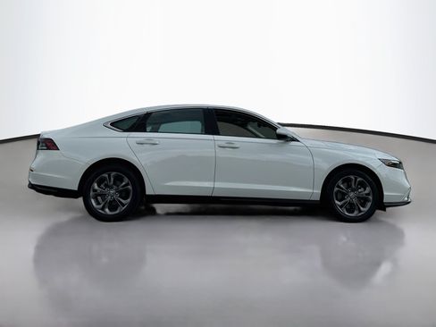 Used 2023 Honda Accord EX-L image 8
