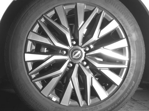 Used 2025 Nissan Altima 2.5 SV FWD image 12