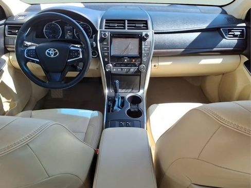 Used 2017 Toyota Camry XLE image 21