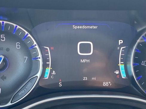 New 2026 Chrysler Pacifica Select image 21