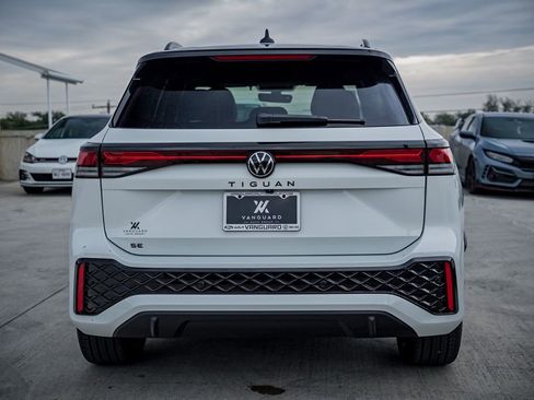 New 2026 Volkswagen Tiguan SE R-Line image 8