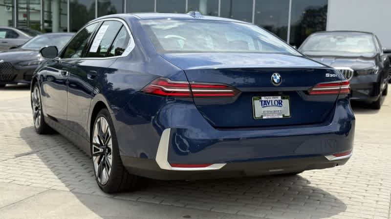 Used 2025 BMW 530i RWD image 3