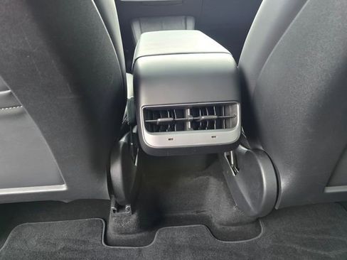Used 2023 Tesla Model Y Long Range image 35