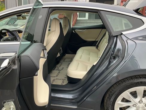 Used 2019 Tesla Model S Standard Range AWD/4WD image 7