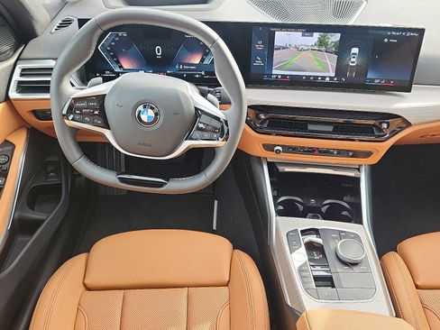 Used 2025 BMW 330i xDrive Sedan w/ Premium Package AWD/4WD image 11