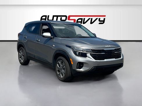 Used 2024 Kia Seltos LX AWD/4WD image 1