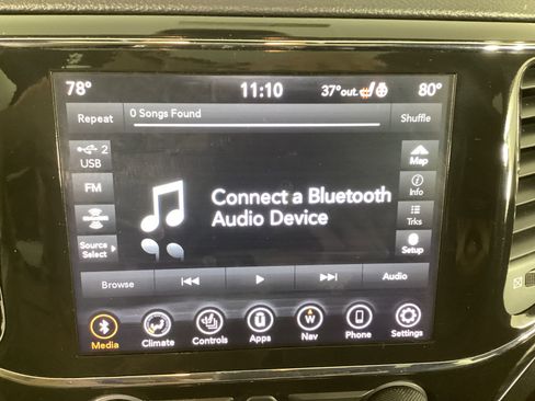 Used 2022 Jeep Grand Cherokee Limited image 19