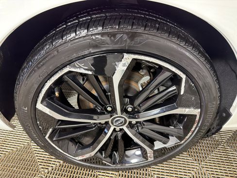 Used 2023 Nissan Altima 2.5 SR FWD image 17