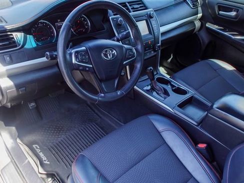 Used 2017 Toyota Camry SE FWD image 12