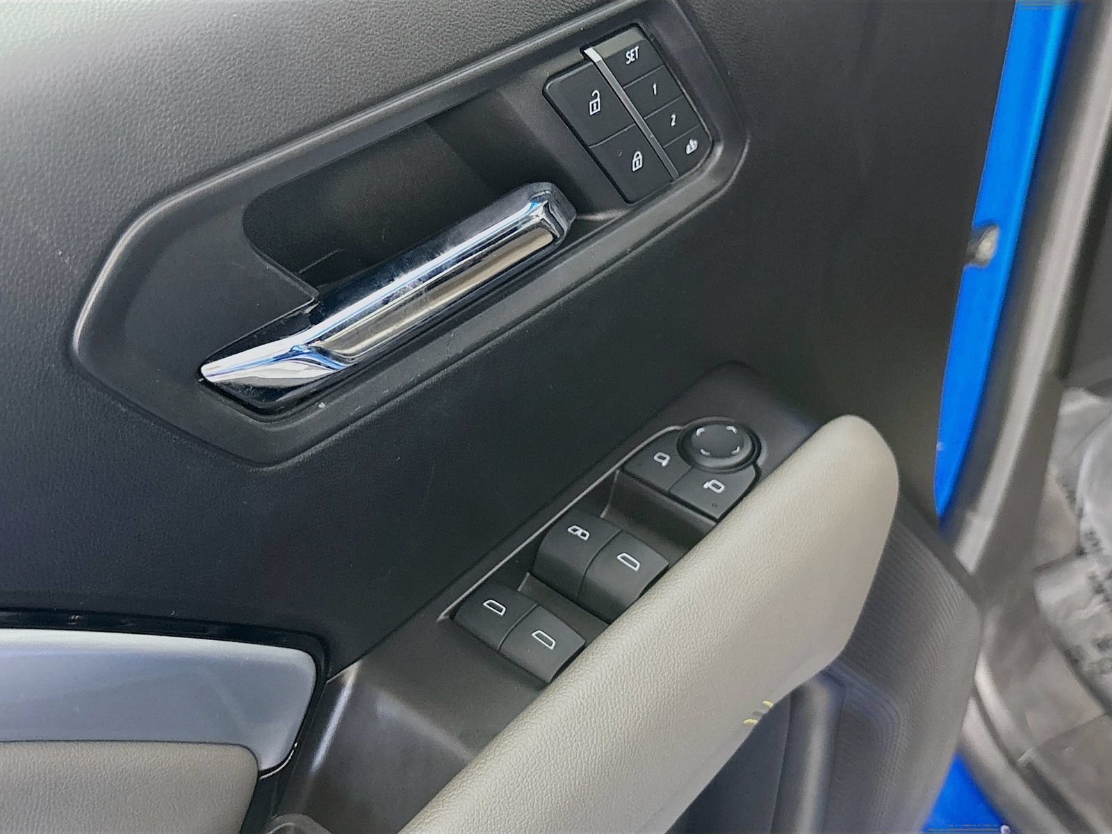 Used 2024 Chevrolet Colorado ZR2 w/ ZR2 Convenience Package III AWD/4WD image 18