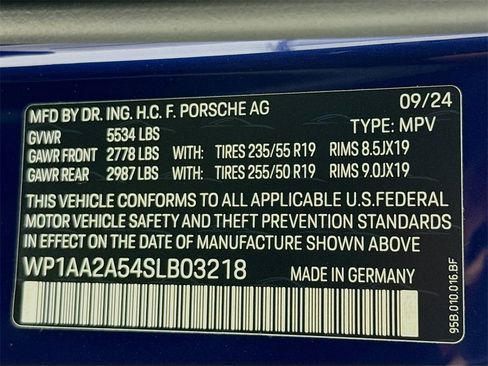 Used 2025 Porsche Macan image 34