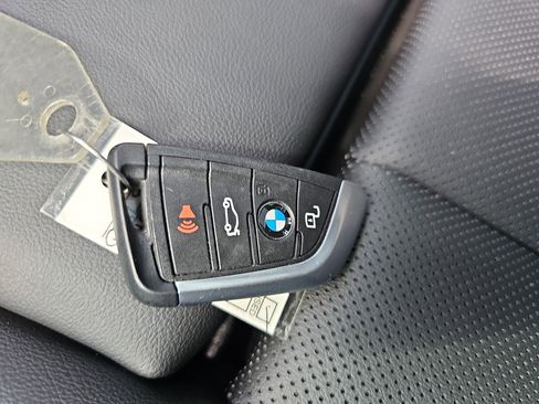 Certified 2025 BMW 330i Sedan w/ Premium Package image 38