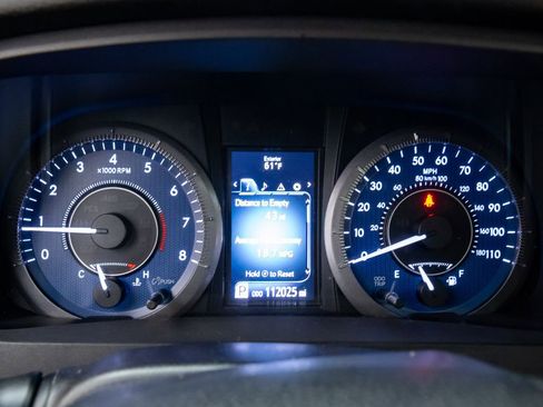 Used 2015 Toyota Sienna XLE image 20