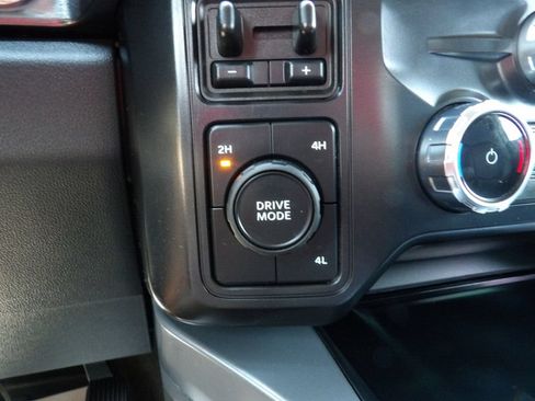 Used 2025 Ford F250 Lariat AWD/4WD image 24