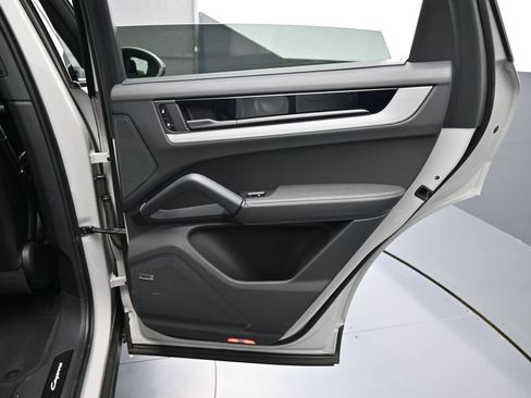 Certified 2025 Porsche Cayenne S AWD/4WD image 27