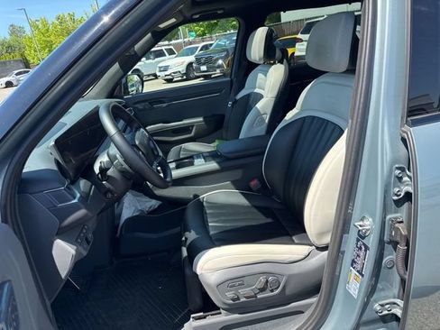 Used 2024 Kia EV9 GT-Line AWD/4WD image 45
