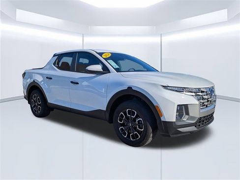 Used 2024 Hyundai Santa Cruz SE image 1