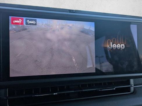 Used 2025 Jeep Wrangler Unlimited Rubicon image 14