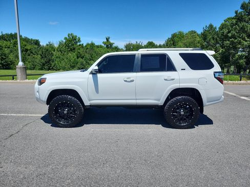 Used 2021 Toyota 4Runner SR5 Premium w/ Moonroof Package AWD/4WD image 2