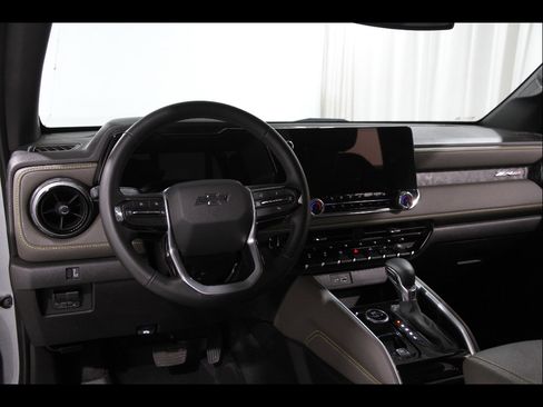 Used 2024 Chevrolet Colorado ZR2 AWD/4WD image 7