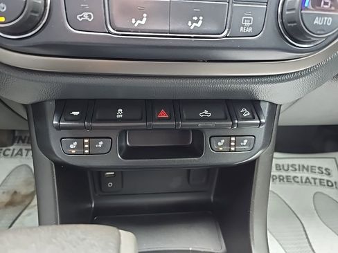 Used 2018 Chevrolet Colorado Z71 image 12