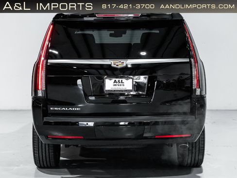 Used 2019 Cadillac Escalade Luxury AWD/4WD image 13