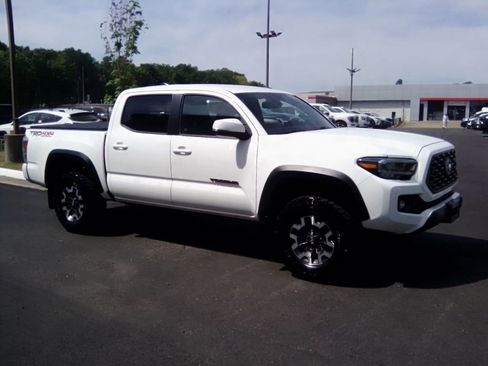 Used 2023 Toyota Tacoma TRD Off-Road w/ Technology Package image 1