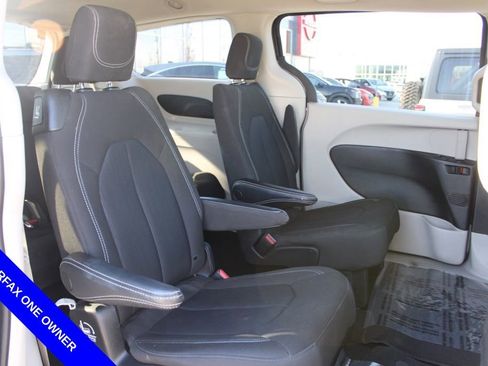 Used 2023 Chrysler Voyager LX image 23