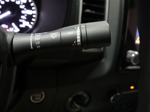 Used 2024 Nissan Frontier SV AWD/4WD image 37