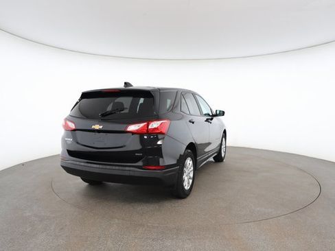 Used 2020 Chevrolet Equinox LS w/ LS Convenience Package image 16