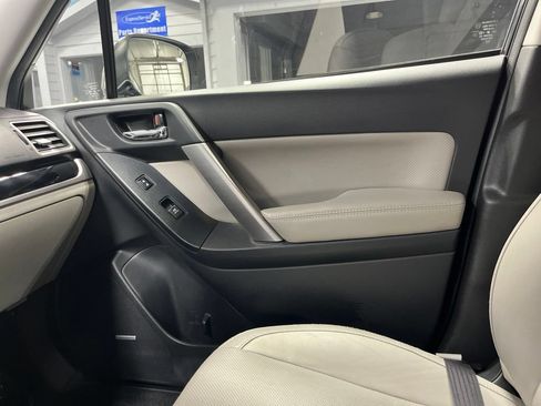 Used 2018 Subaru Forester 2.5i Limited AWD/4WD image 16