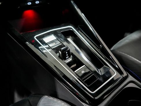 Used 2023 Volkswagen Golf 20th Anniversary Edition image 15