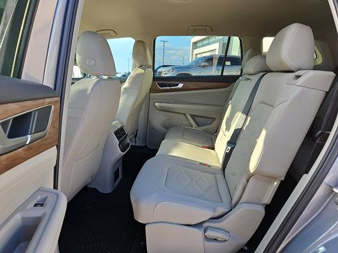 New 2026 Volkswagen Atlas SE image 10