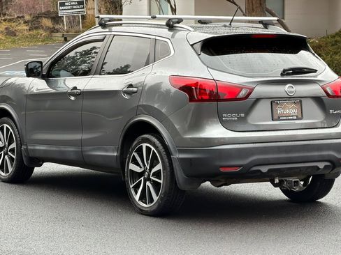 Used 2018 Nissan Rogue Sport SL image 6