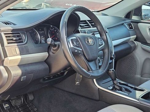 Used 2017 Toyota Camry SE FWD image 2