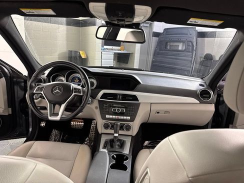 Used 2013 Mercedes-Benz C 300 4MATIC Sedan image 25