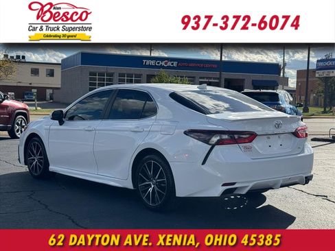 Used 2023 Toyota Camry SE image 6