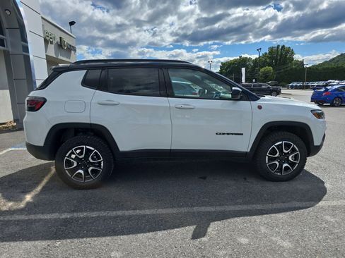 New 2025 Jeep Compass Trailhawk w/ Trailhawk Elite Group image 2