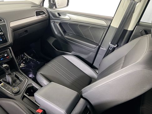 Used 2023 Volkswagen Tiguan SE AWD/4WD image 23