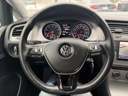 Used 2016 Volkswagen Golf S image 30