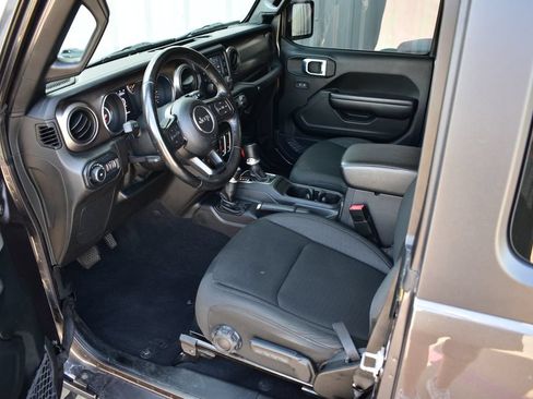 Used 2020 Jeep Wrangler Sport AWD/4WD image 17