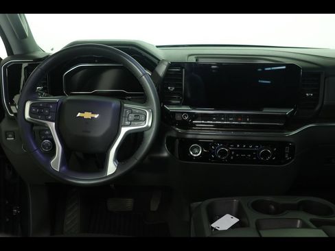 Used 2023 Chevrolet Silverado 1500 LT AWD/4WD image 16