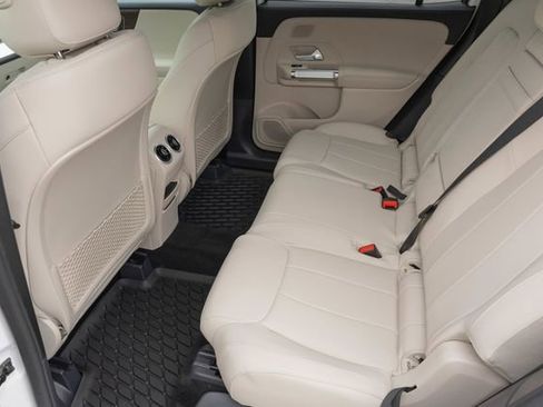 New 2026 Mercedes-Benz GLB 250 4MATIC image 17